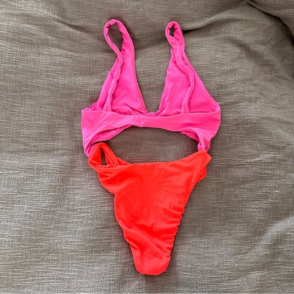 One Piece Swinsuit - Picture 5 of 5